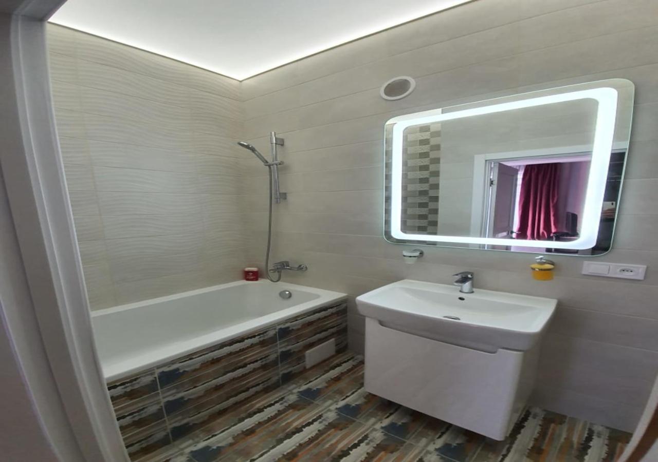 Lux New Apartment 2019 Kharkiv Eksteriør billede